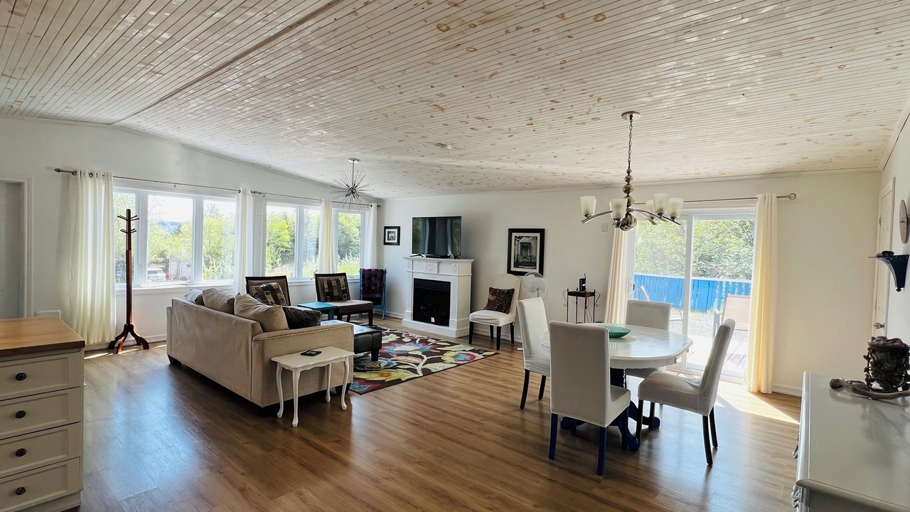Photo of Livingroom in Terra Nova