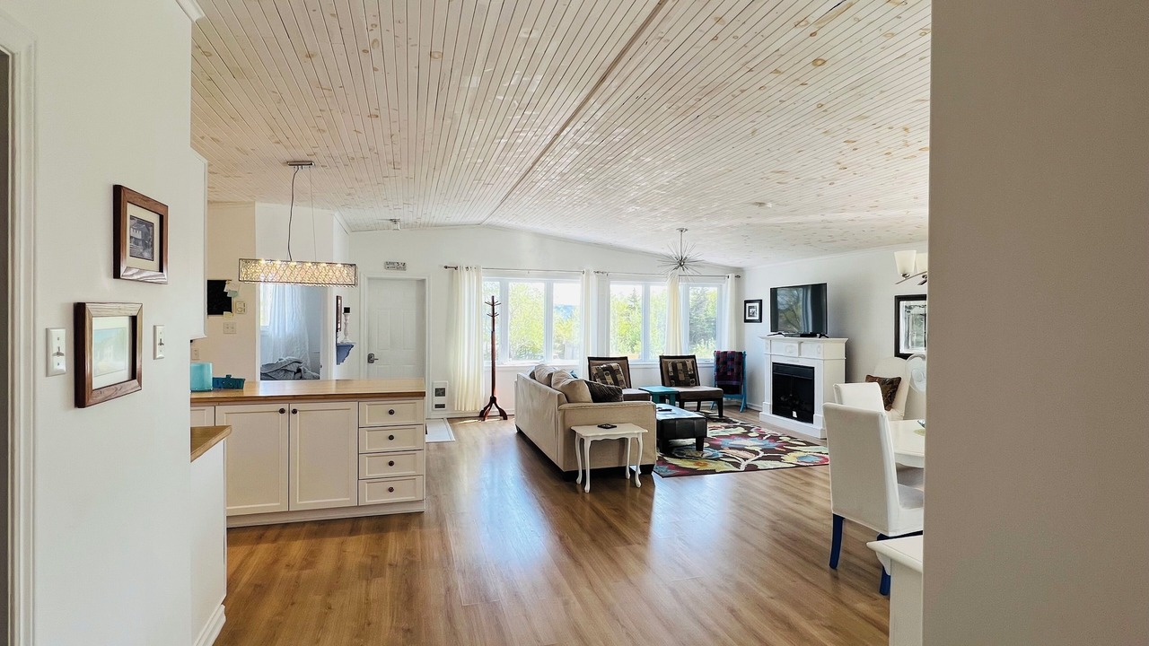 Photo of Livingroom in Terra Nova