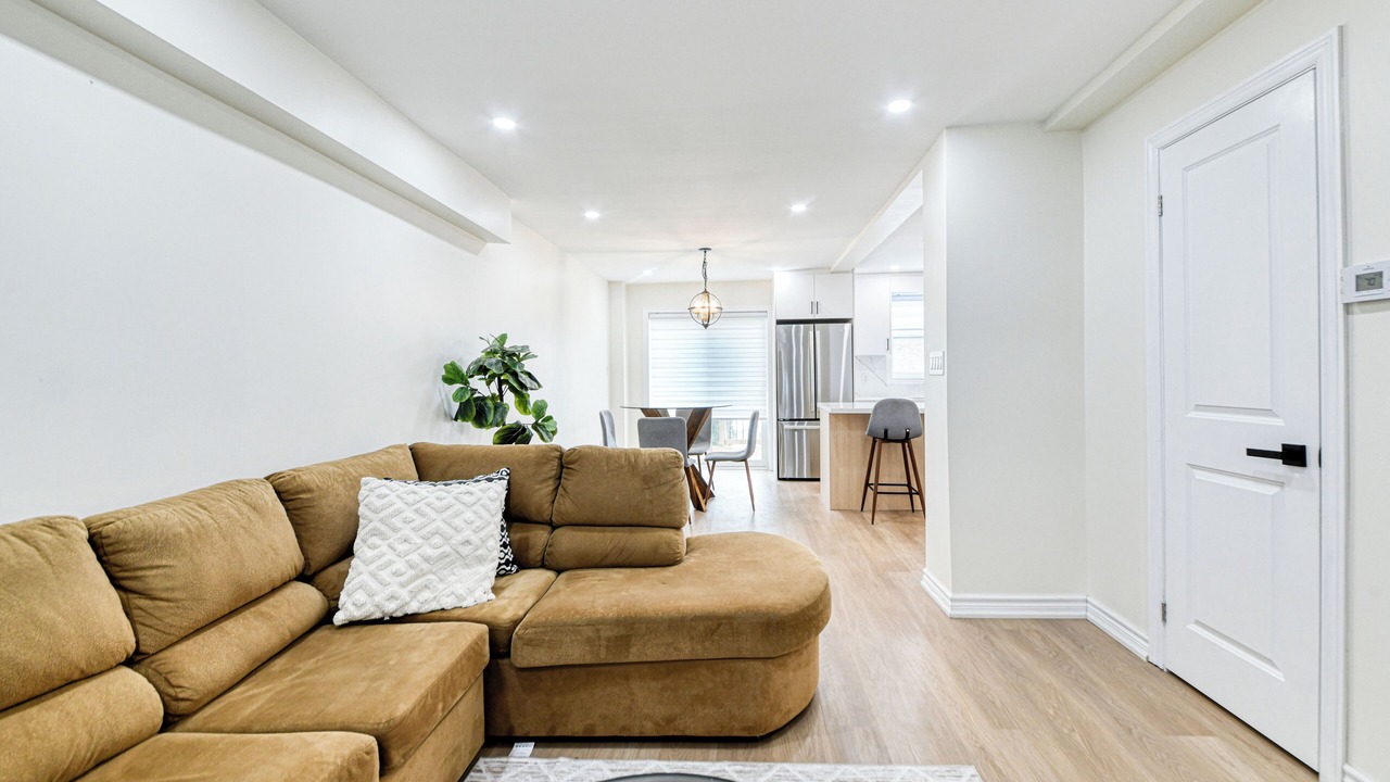 Photo of Livingroom in Upper Beaches