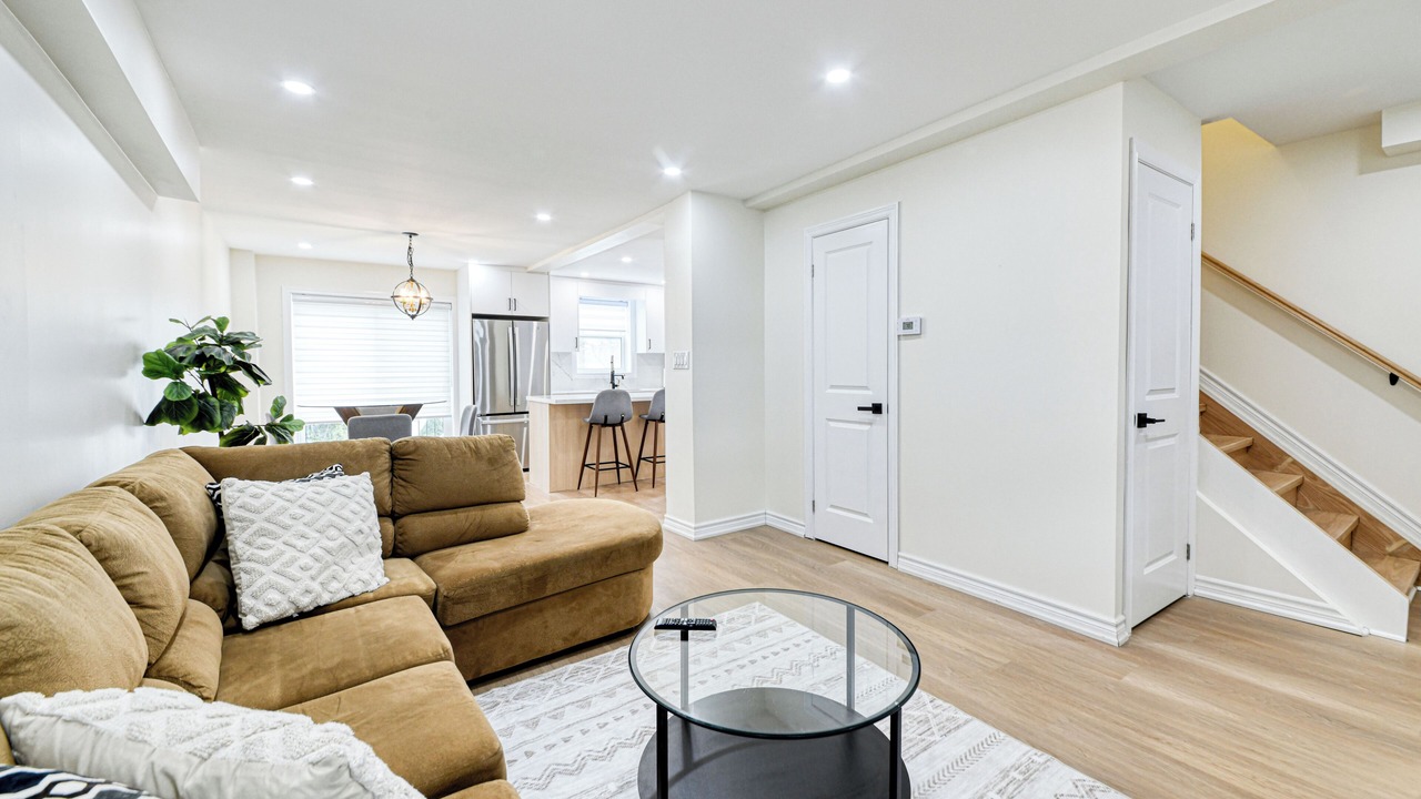 Photo of Livingroom in Upper Beaches