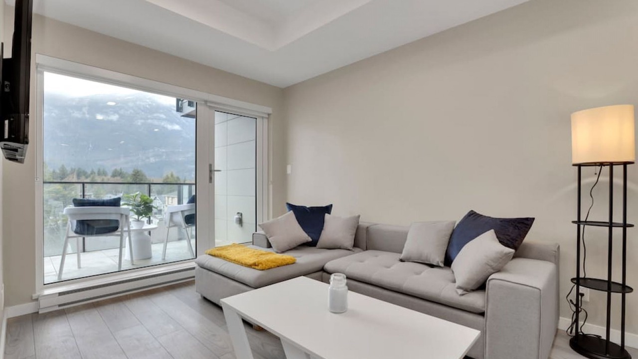 Photo of Livingroom in Downtown Squamish
