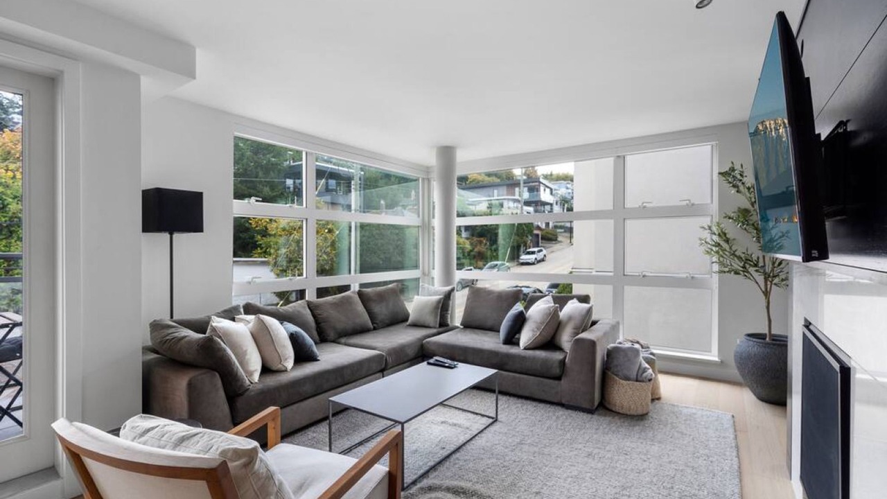 Photo of Livingroom in White Rock