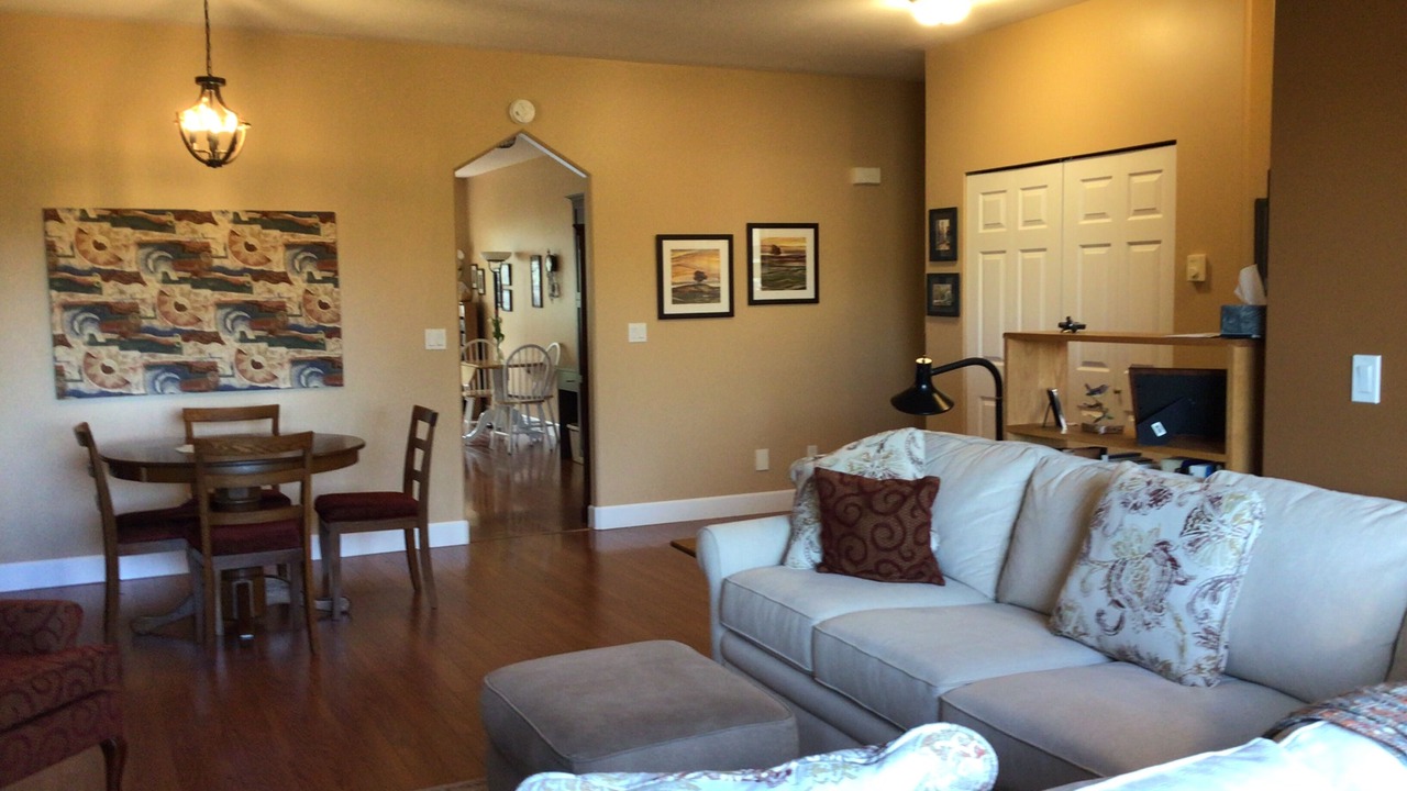 Photo of Livingroom in Comox