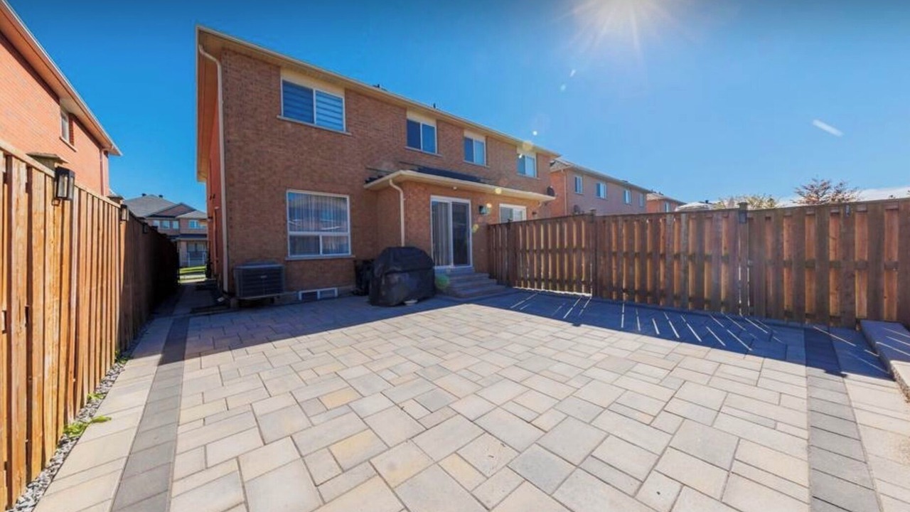 Photo of Outdoor in Markham