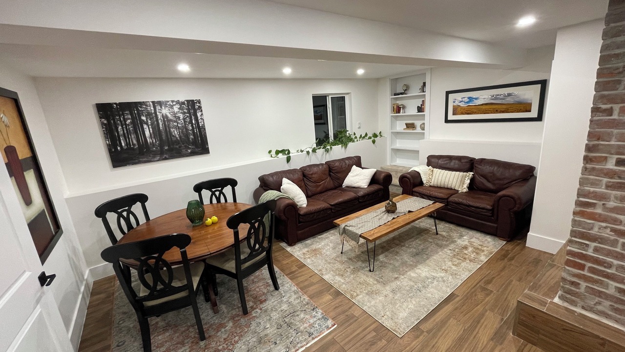 Photo of Livingroom in Central Lonsdale