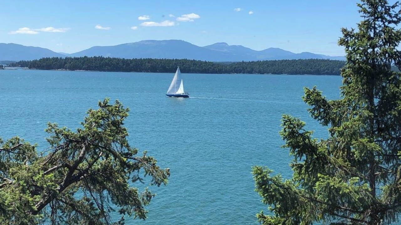 Photo of Others in Galiano