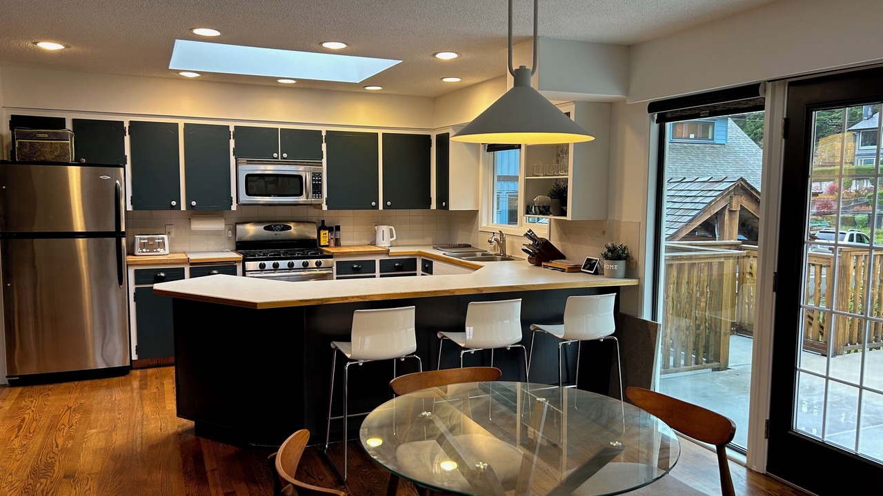 Photo of Kitchen in Garibaldi Highlands