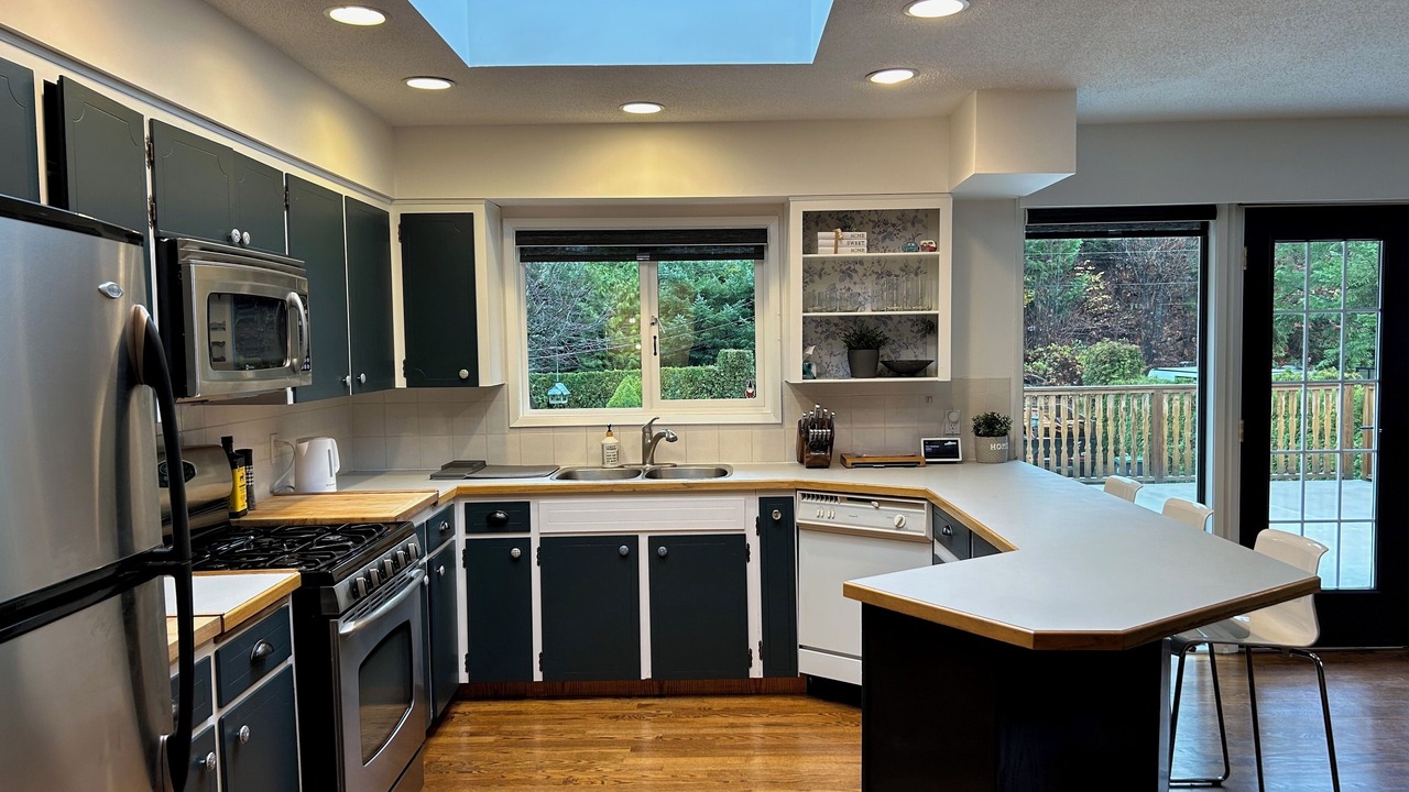 Photo of Kitchen in Garibaldi Highlands