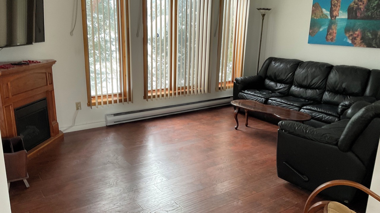 Photo of Livingroom in Fabreville