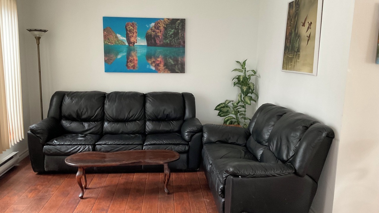 Photo of Livingroom in Fabreville
