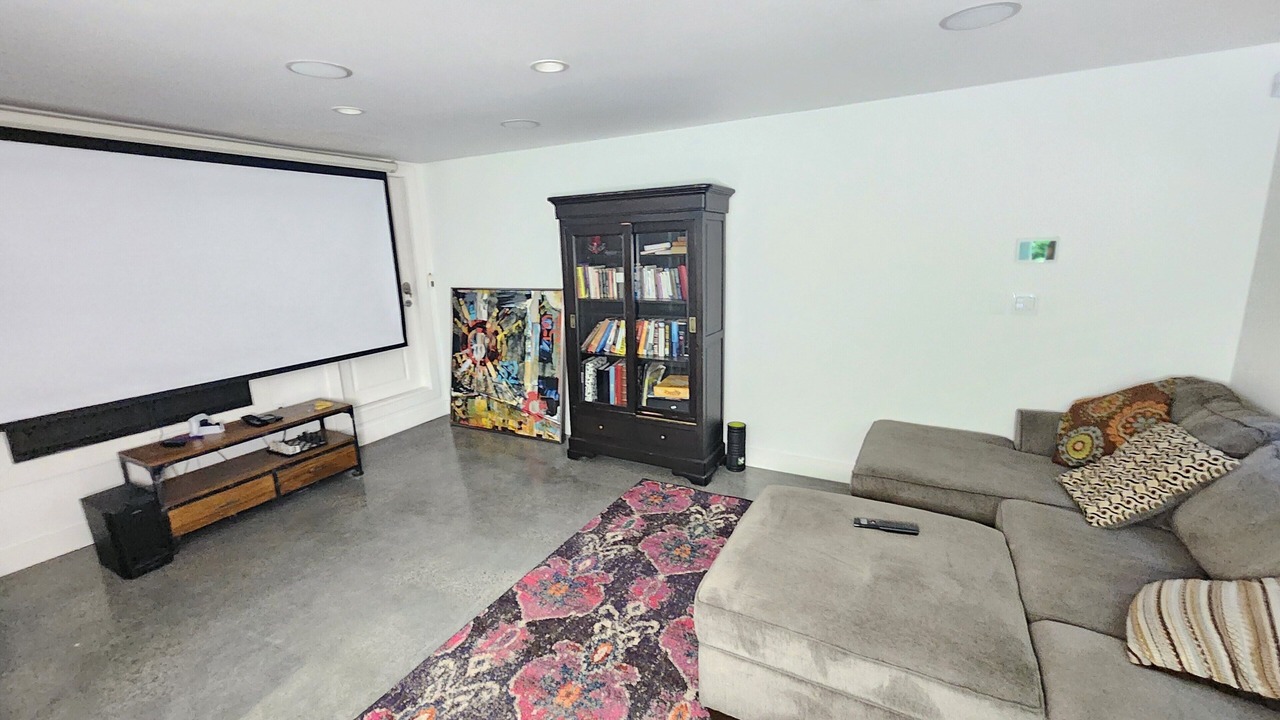 Photo of Livingroom in West Vancouver