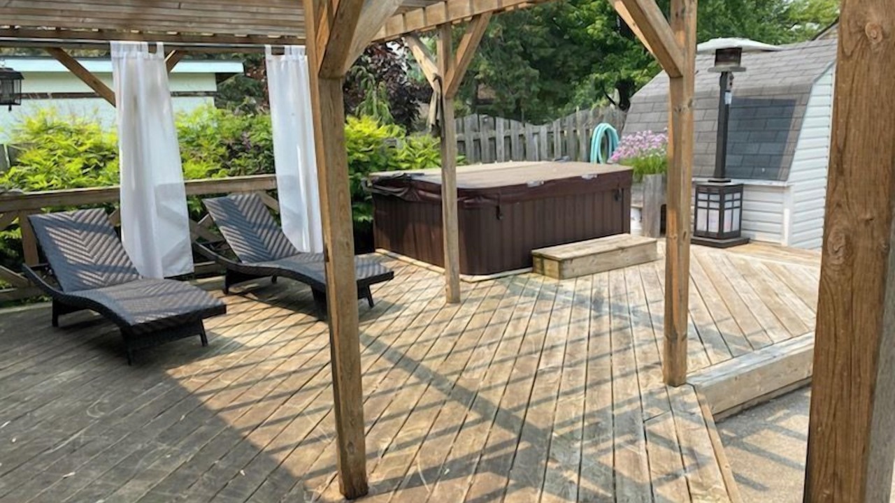 Photo of Patio Balcony in Selkirk