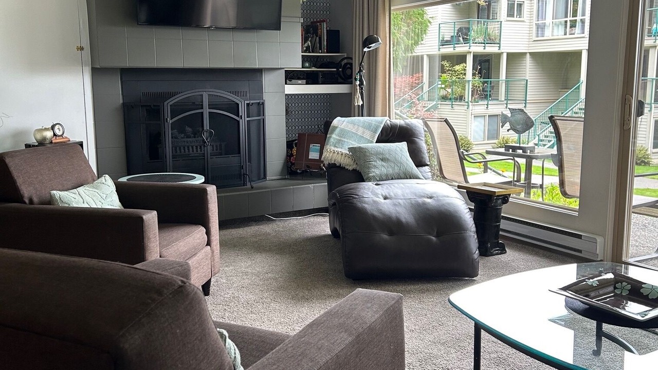 Photo of Livingroom in Yellow Point