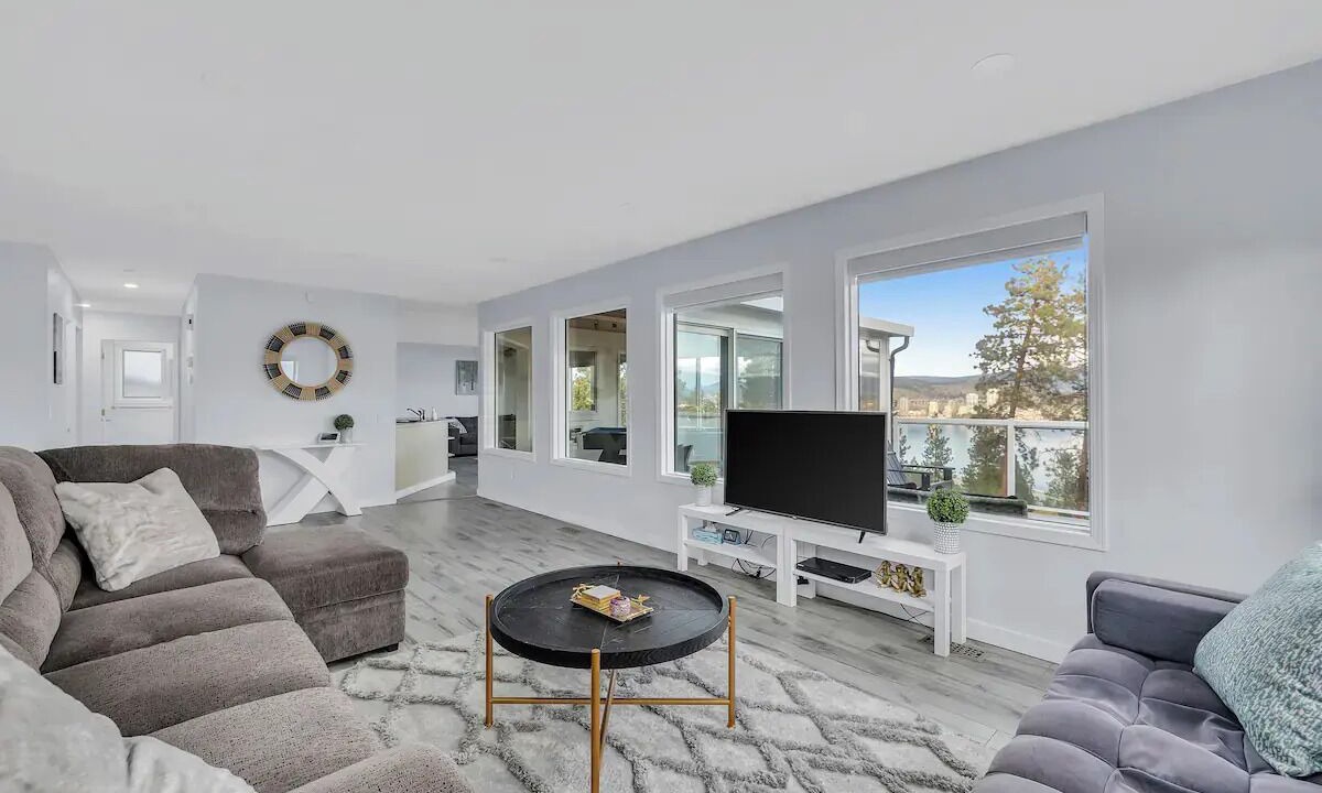Photo of Livingroom in West Kelowna Estates
