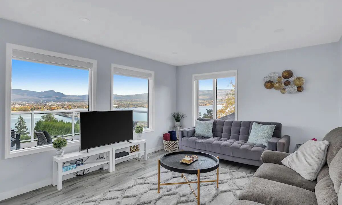 Photo of Livingroom in West Kelowna Estates