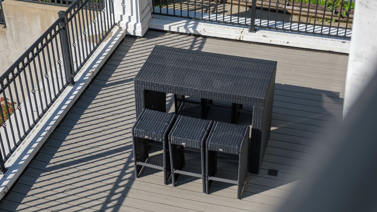 Photo of Patio Balcony in West Vancouver