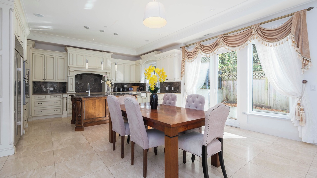 Photo of Kitchen in West Vancouver