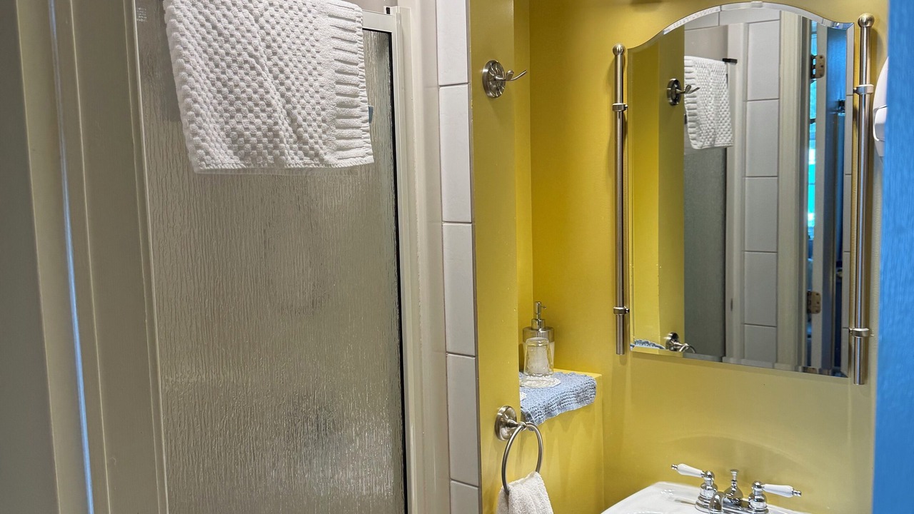 Photo of Bathroom in Magog