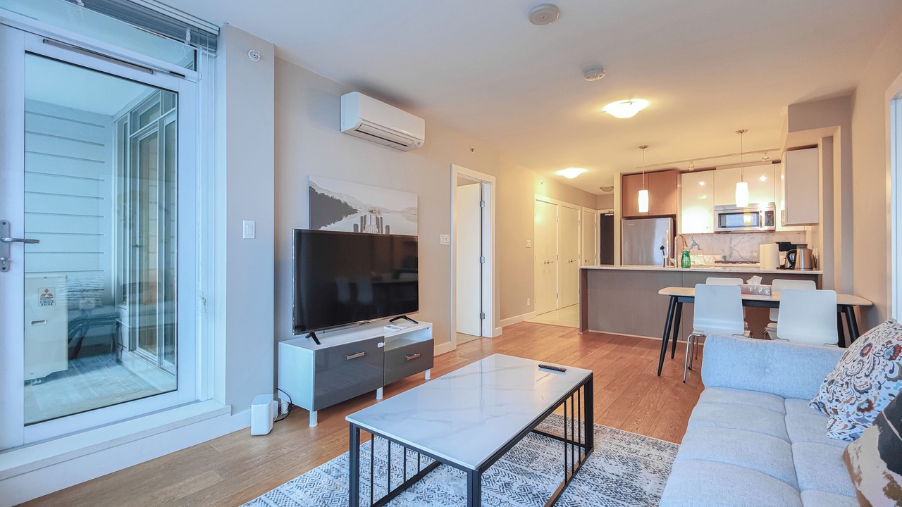 Photo of Livingroom in Richmond City Centre
