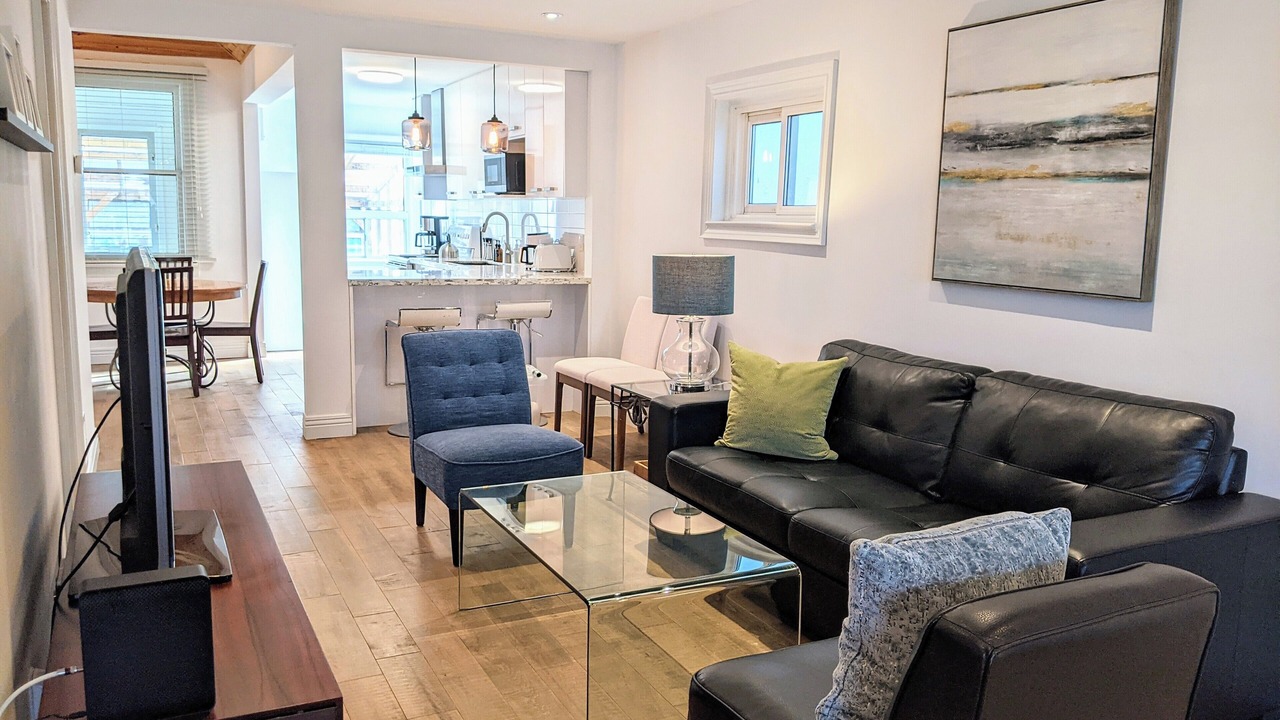 Photo of Livingroom in New Toronto