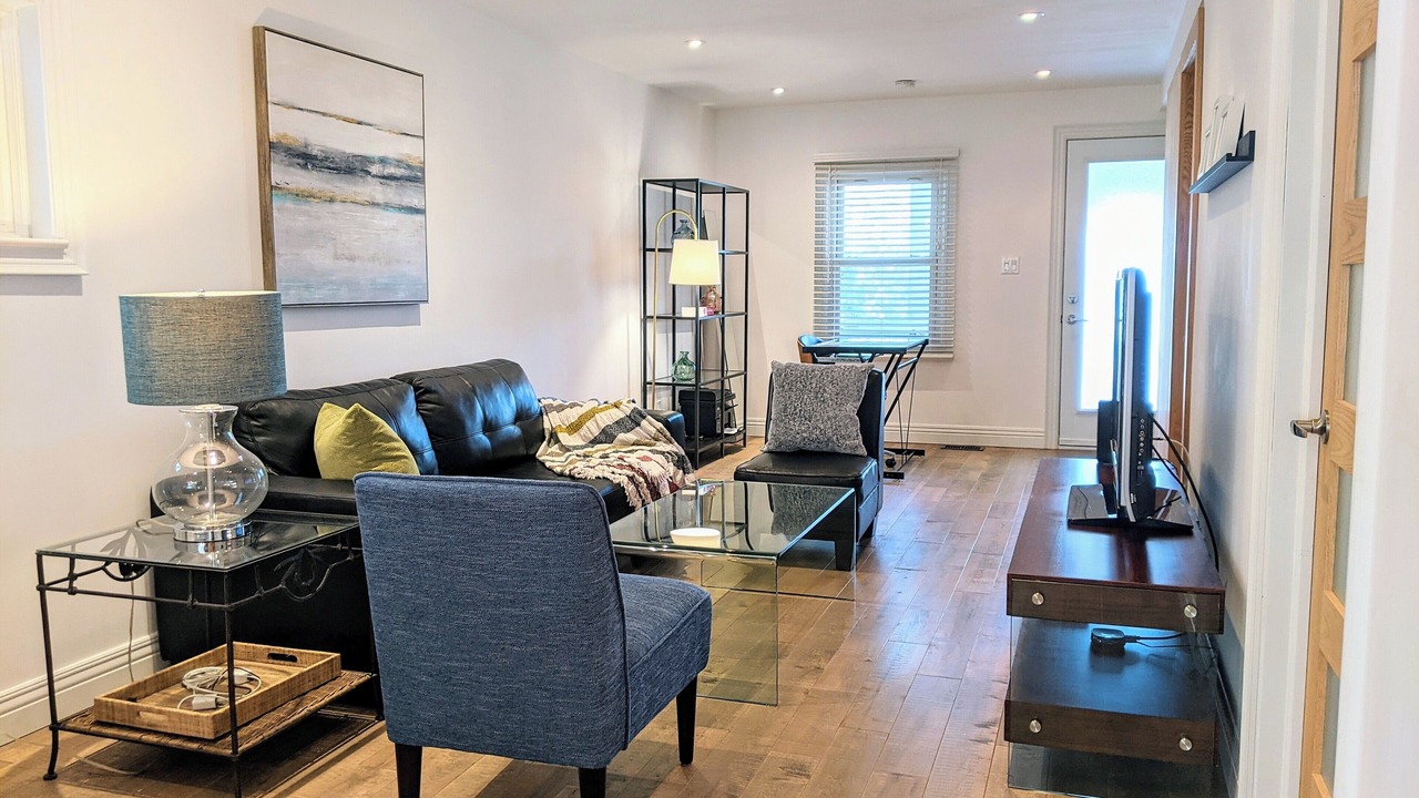 Photo of Livingroom in New Toronto