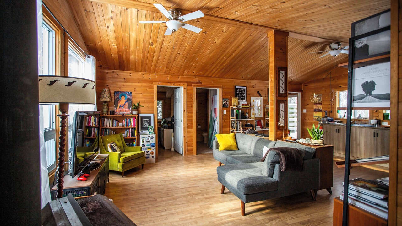 Photo of Livingroom in Pontiac