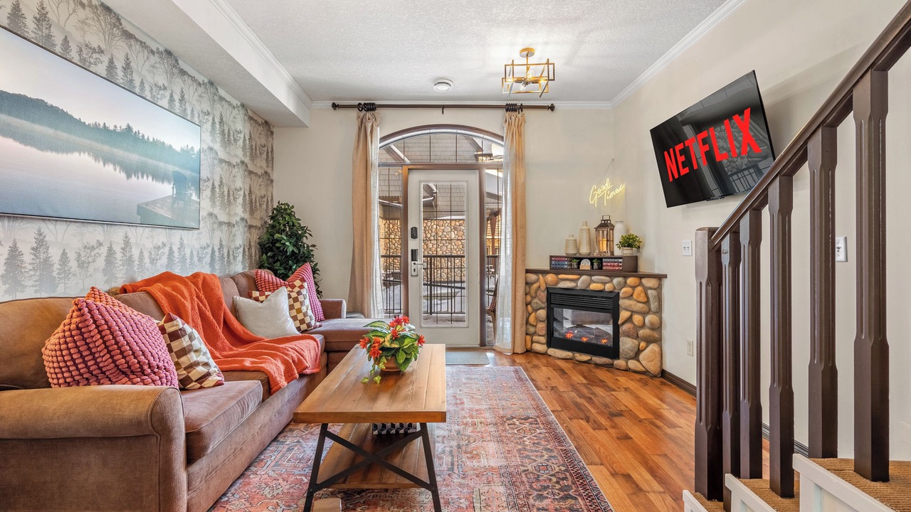 Photo of Livingroom in Cougar Creek