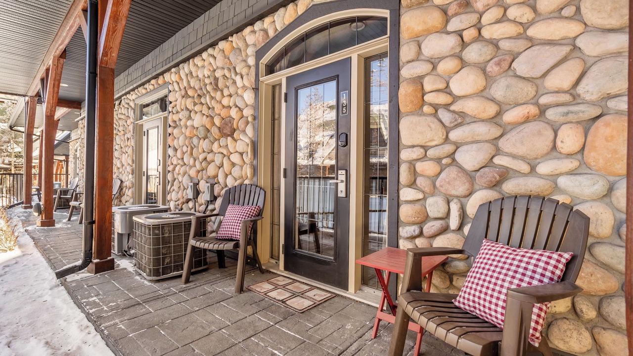 Photo of Patio Balcony in Cougar Creek