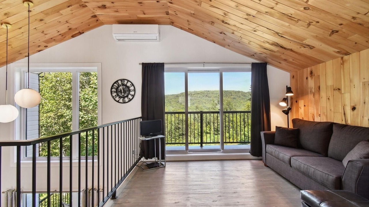 Photo of Livingroom in Mandeville