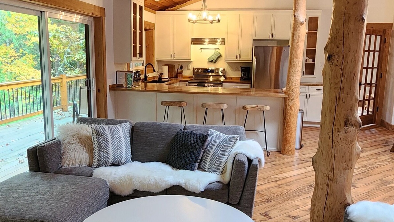 Photo of Livingroom in Yellow Point