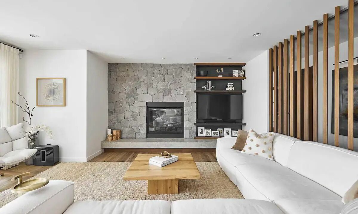 Photo of Livingroom in Shawnigan Lake