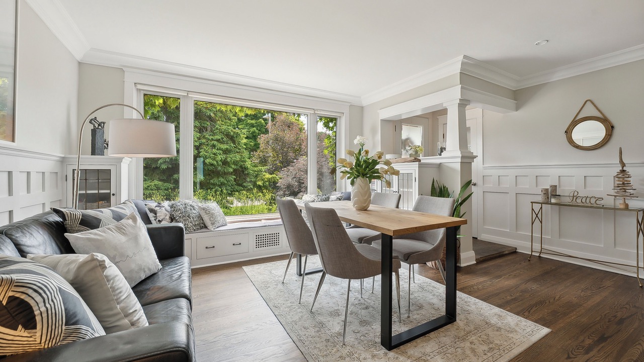 Photo of Livingroom in Oakville
