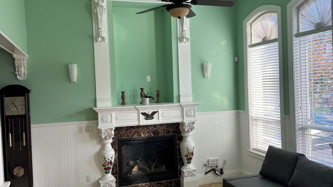 Photo of Livingroom in Newton