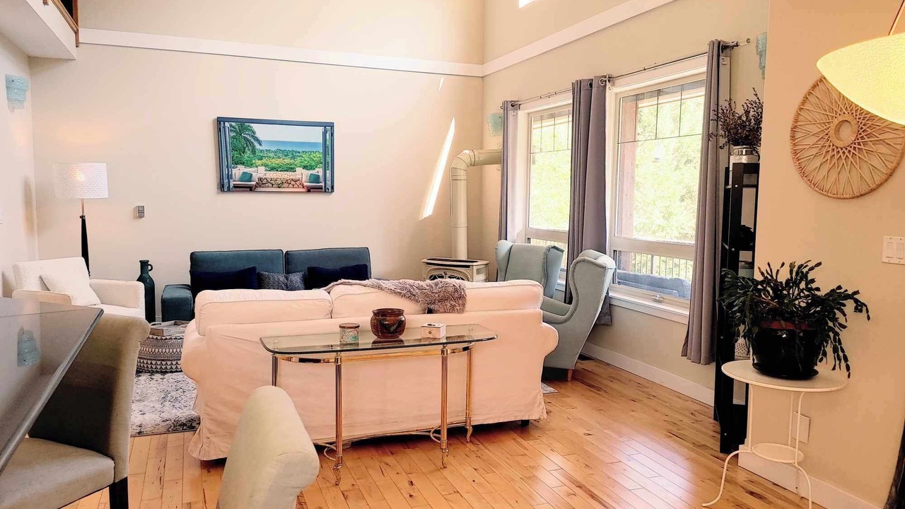 Photo of Livingroom in Otter Point