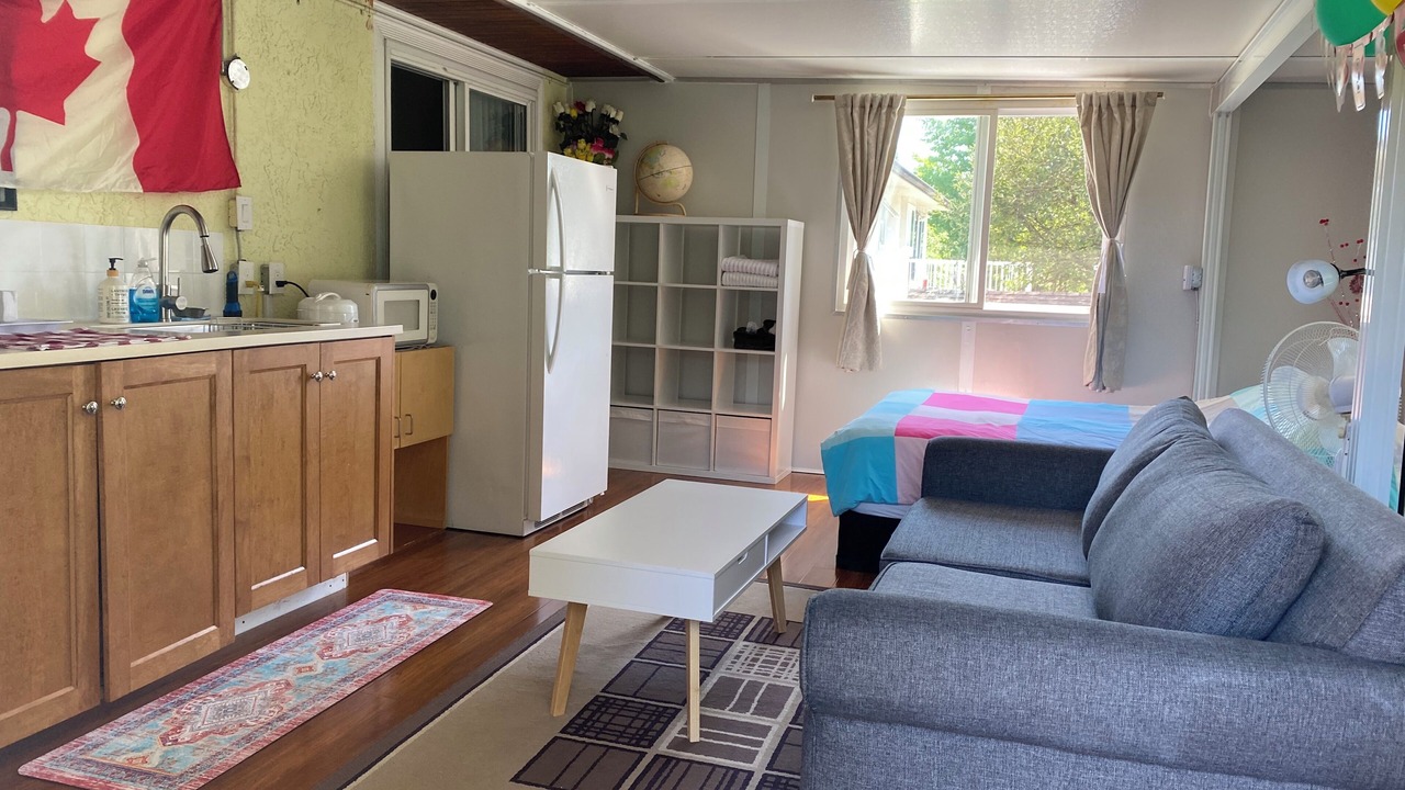 Photo of Livingroom in Guildford