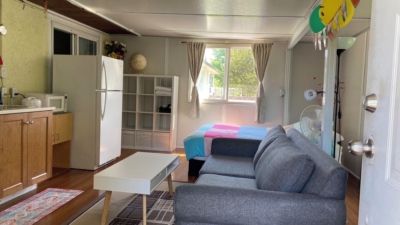 Photo of Livingroom in Guildford