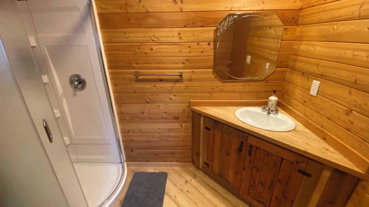 Photo of Bathroom in Golden