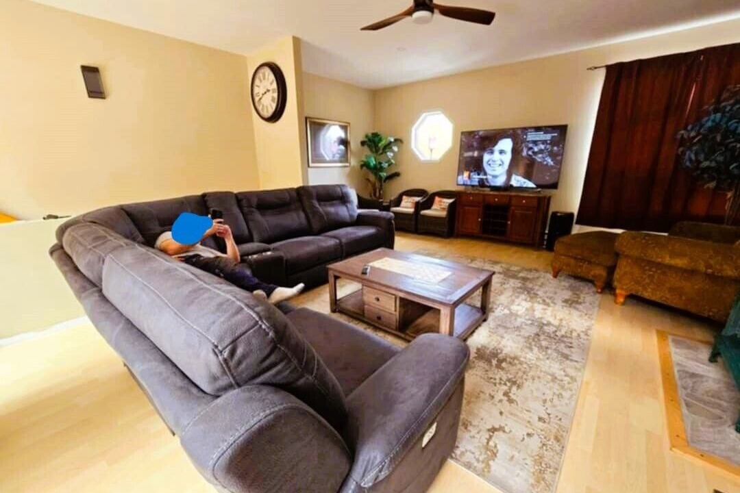 Photo of Livingroom in Parker Cove