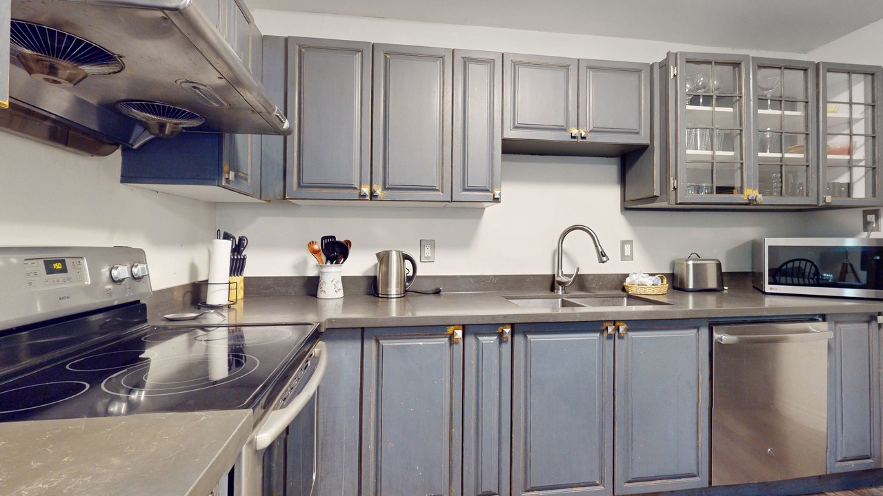 Photo of Kitchen in Adjala-Tosorontio
