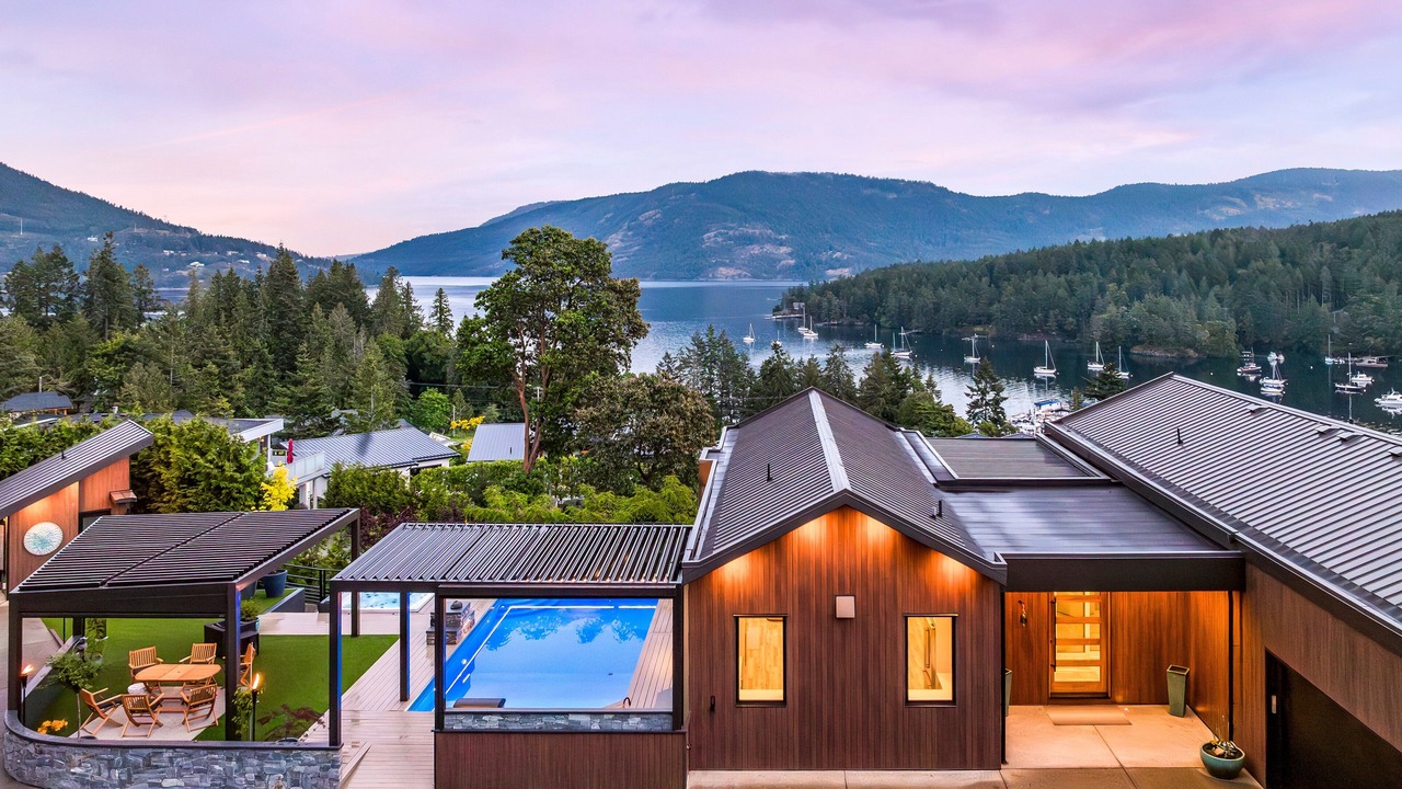 Photo of Others in Maple Bay