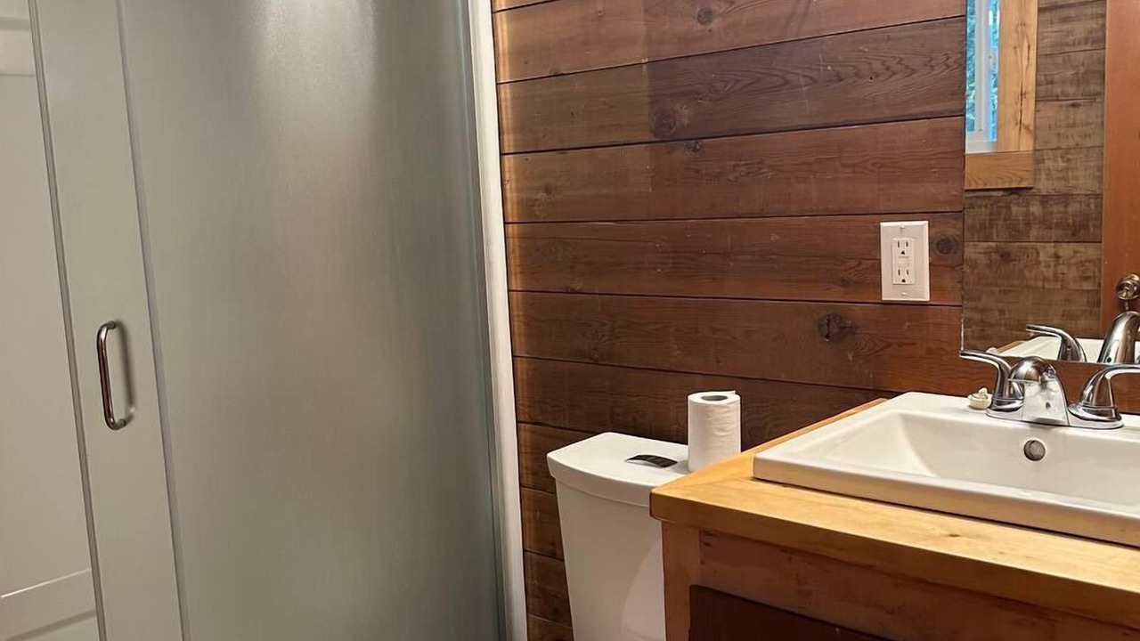 Photo of Bathroom in Golden