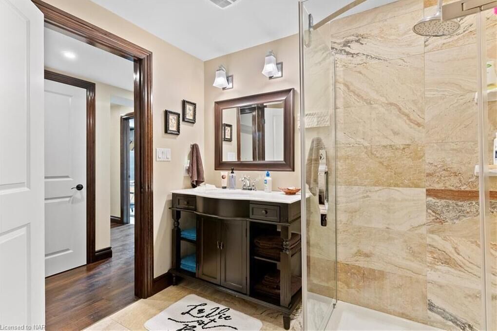 Photo of Bathroom in Niagara Falls