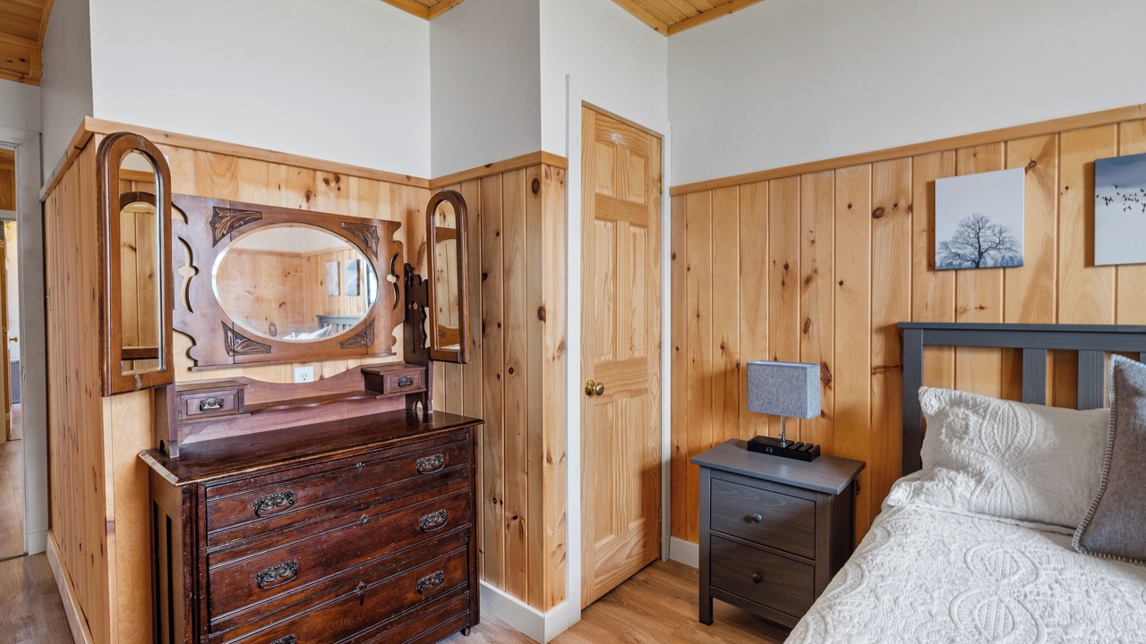 Photo of Bedroom in North Lake