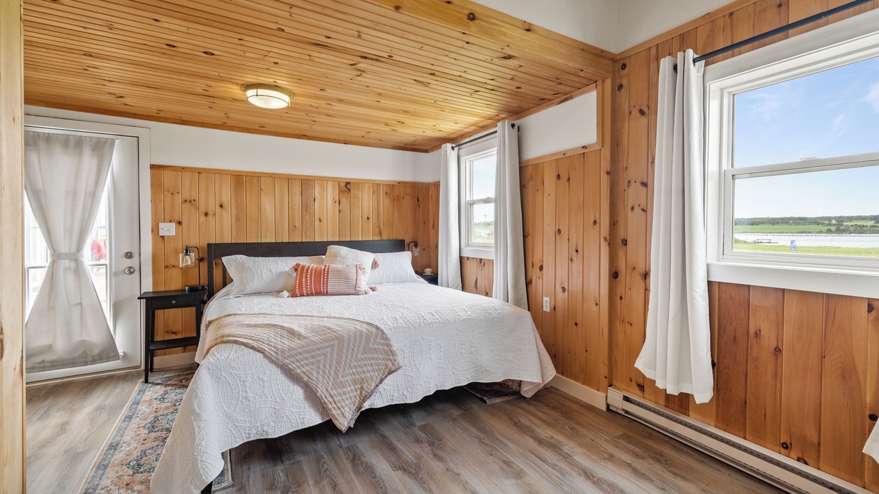 Photo of Bedroom in North Lake