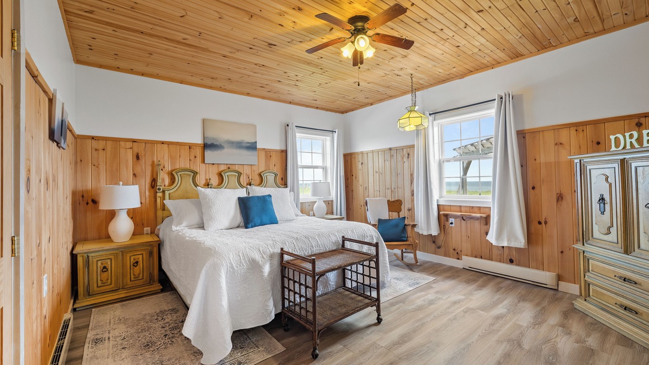 Photo of Bedroom in North Lake