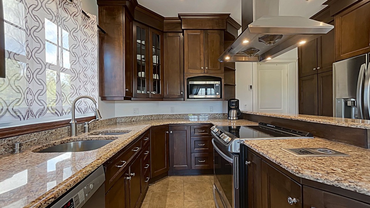 Photo of Kitchen in Petite-Riviere-Saint-Francois