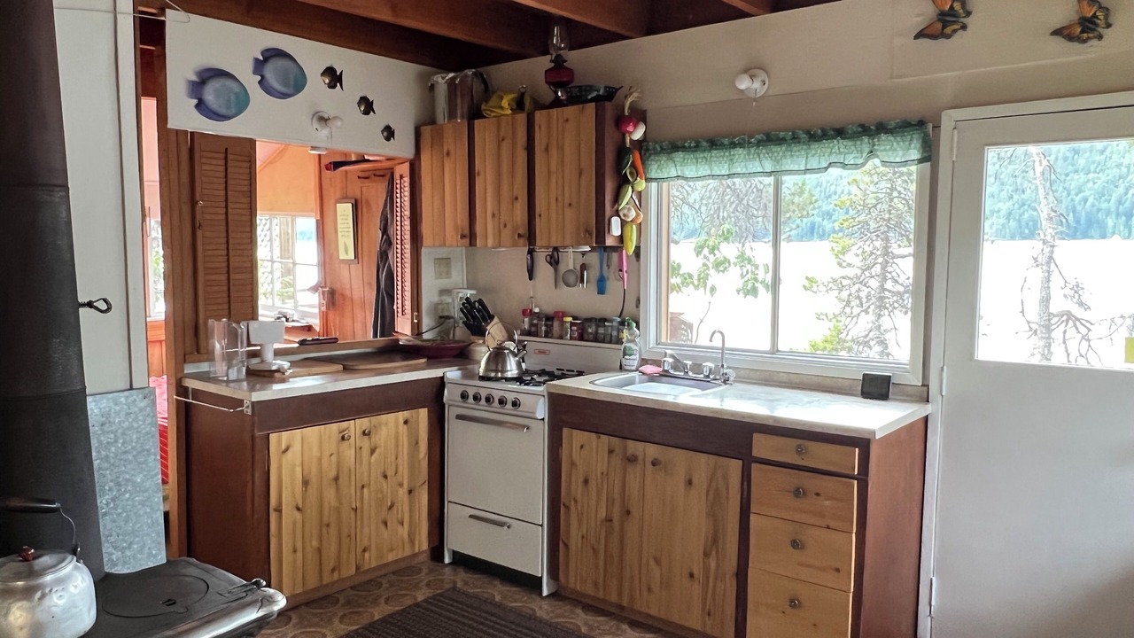 Photo of Kitchen in Sliammon