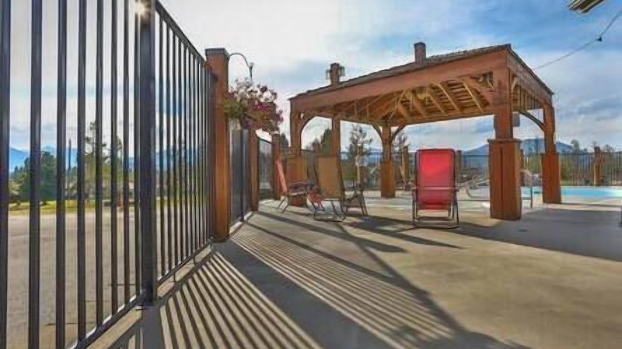 Photo of Patio Balcony in East Kootenay