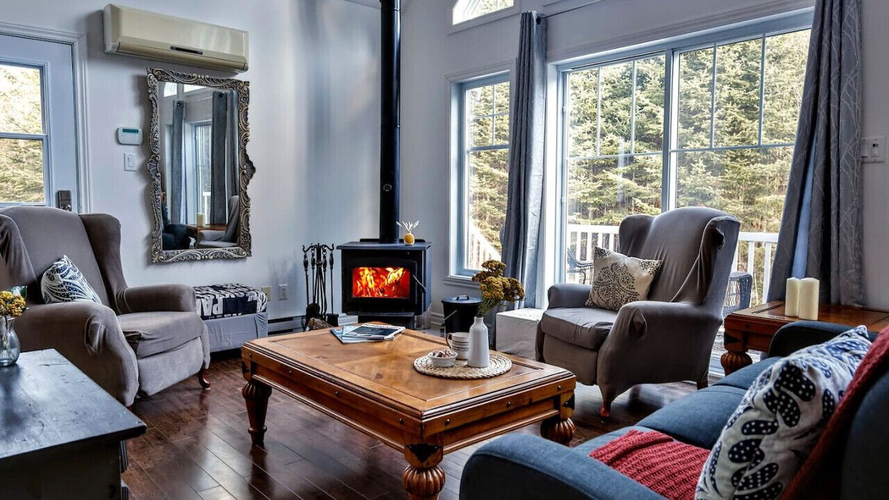 Photo of Livingroom in Val-des-Lacs