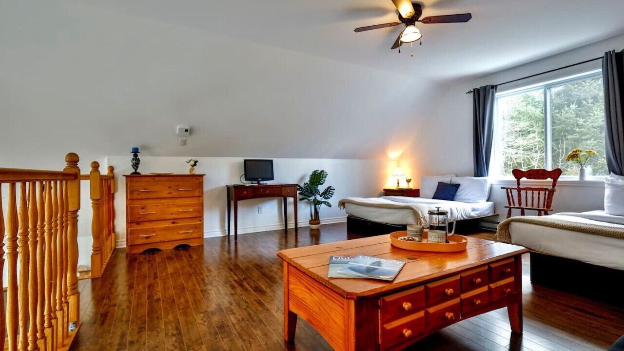Photo of Livingroom in Val-des-Lacs